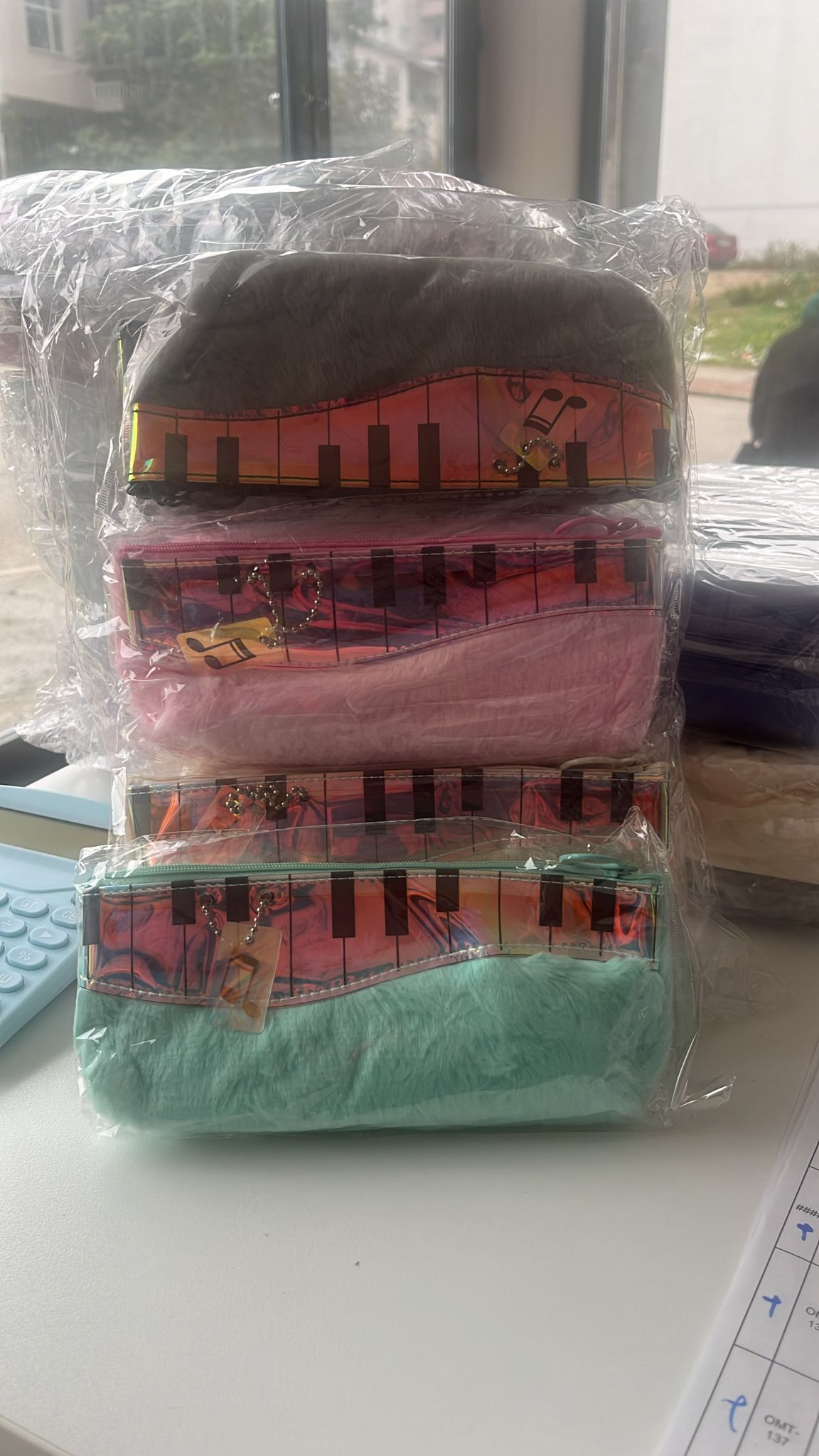 PİYANO DESENLİ PELUŞ KALEM KUTU