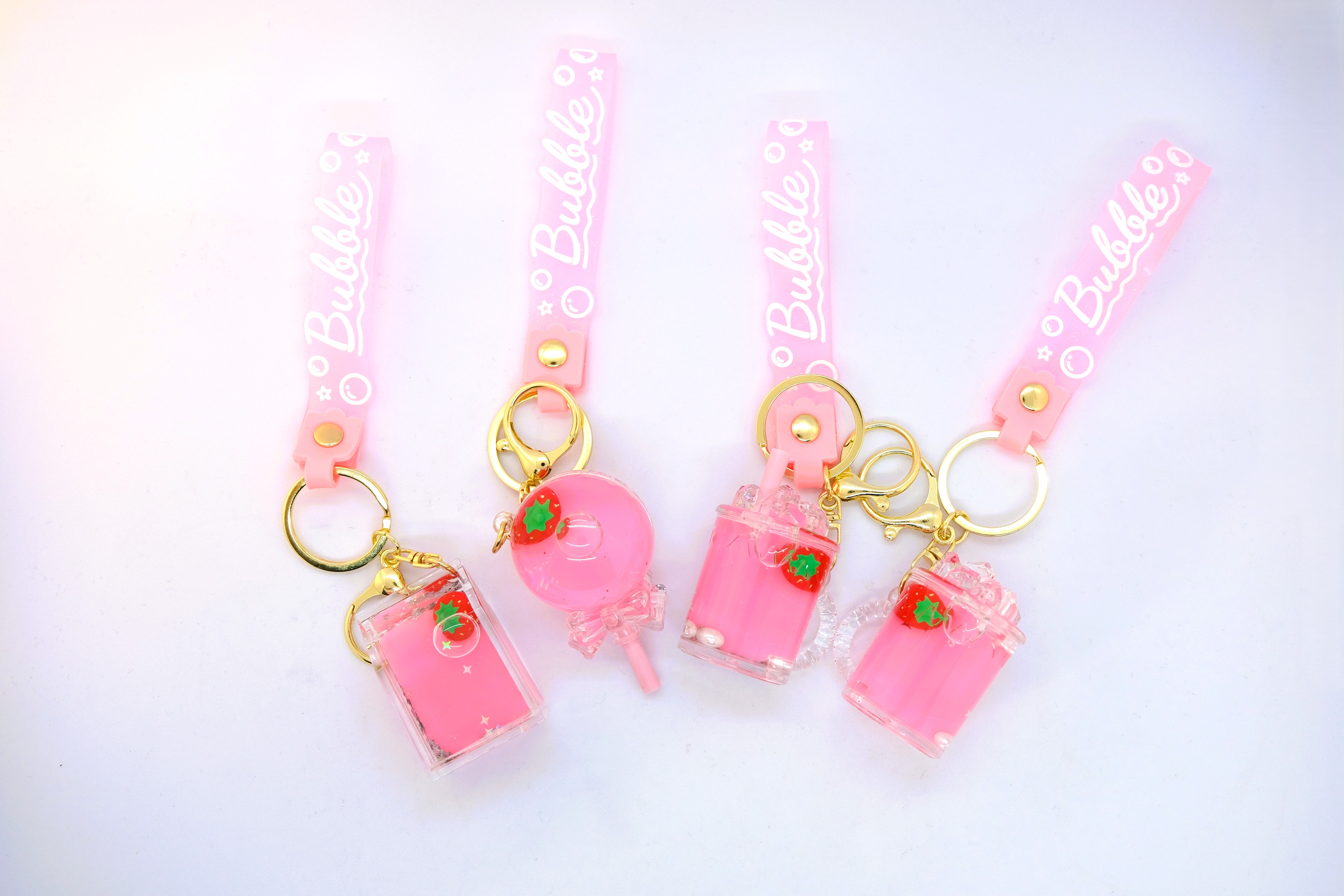 ÇİLEK SULU ANAHTARLIK